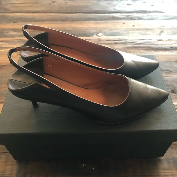 🦄Vetements classic kitten heel🦄 - Picture 3 of 11